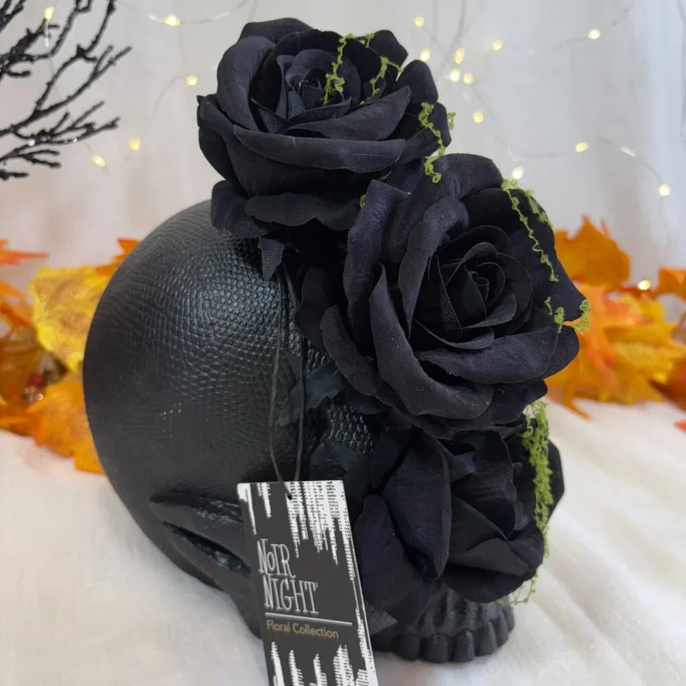 Halloween Glam Floral Black Roses Skull Pearls Moss Figure Centerpiece RARE